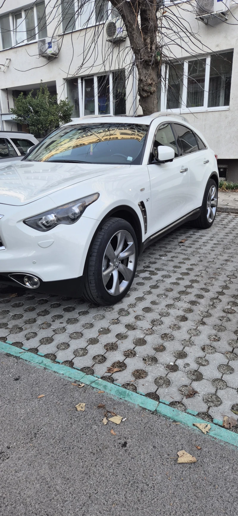 Infiniti QX70 3.7, снимка 3 - Автомобили и джипове - 48143293