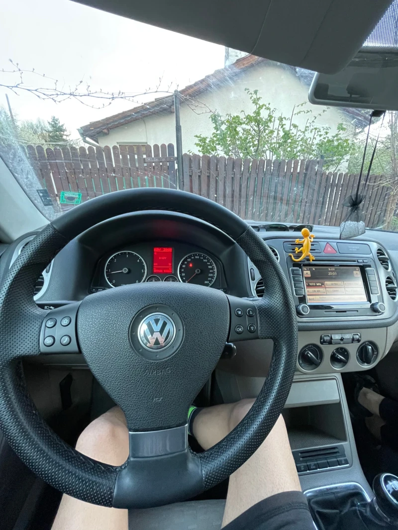 VW Tiguan, снимка 12 - Автомобили и джипове - 47332076