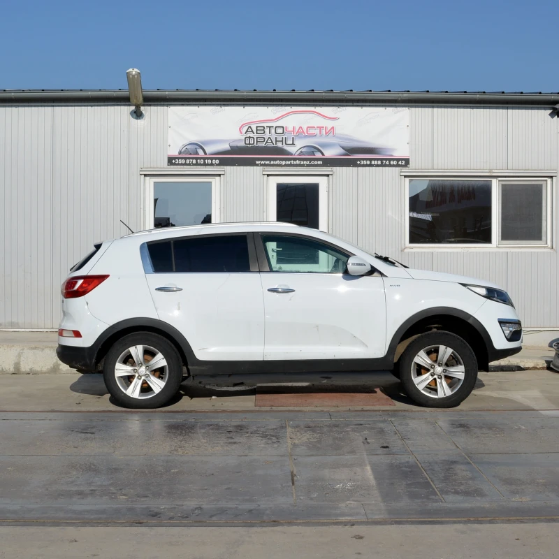 Kia Sportage 2.0 CVVT, снимка 3 - Автомобили и джипове - 49581055