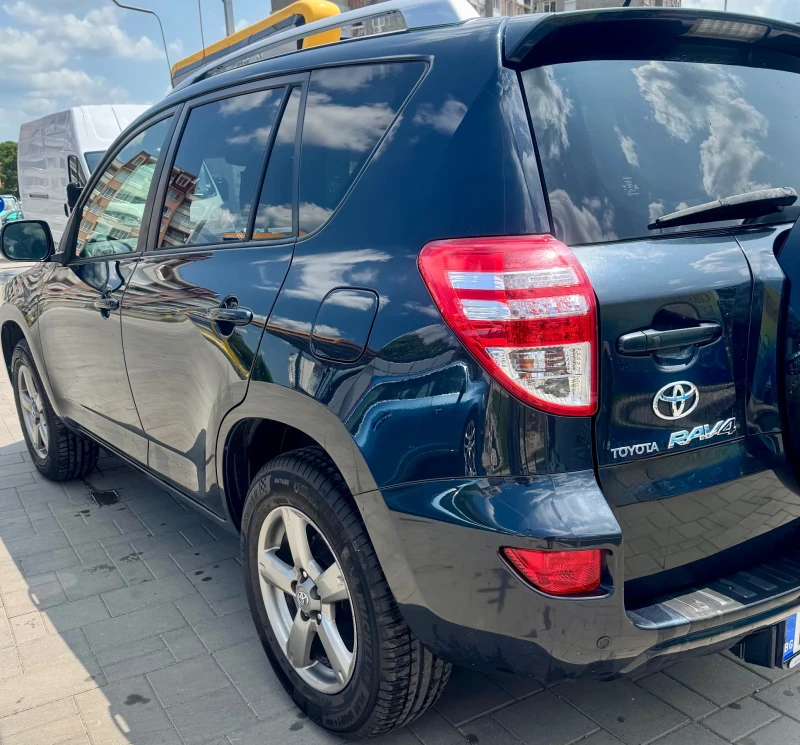 Toyota Rav4 2.2 D4D, снимка 2 - Автомобили и джипове - 52263316