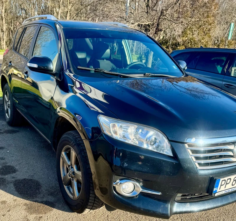 Toyota Rav4 2.2 D-4D, снимка 3 - Автомобили и джипове - 52263316