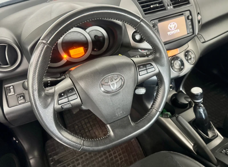 Toyota Rav4 2.2 D4D, снимка 4 - Автомобили и джипове - 52263316