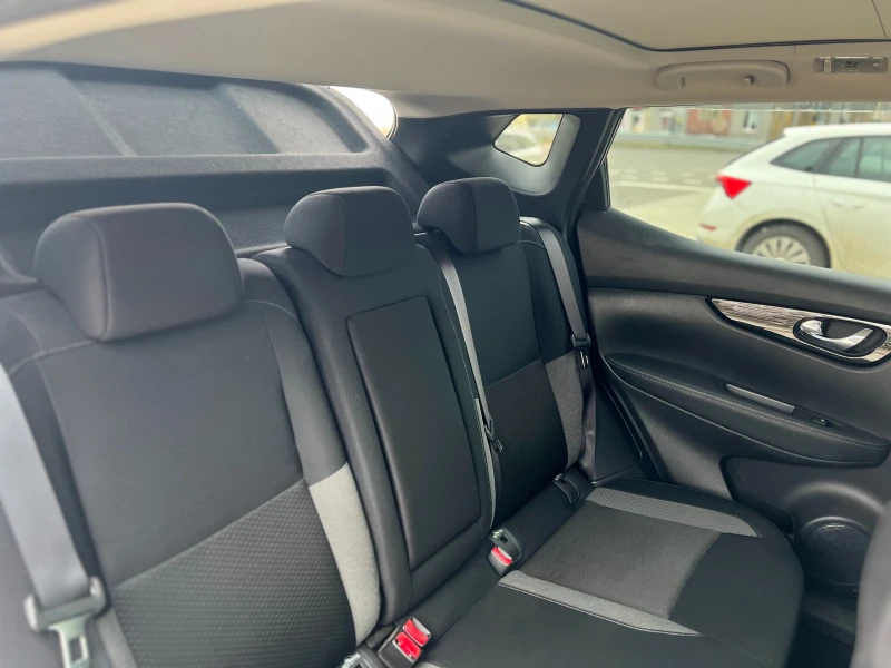 Nissan Qashqai, снимка 13 - Автомобили и джипове - 53469689