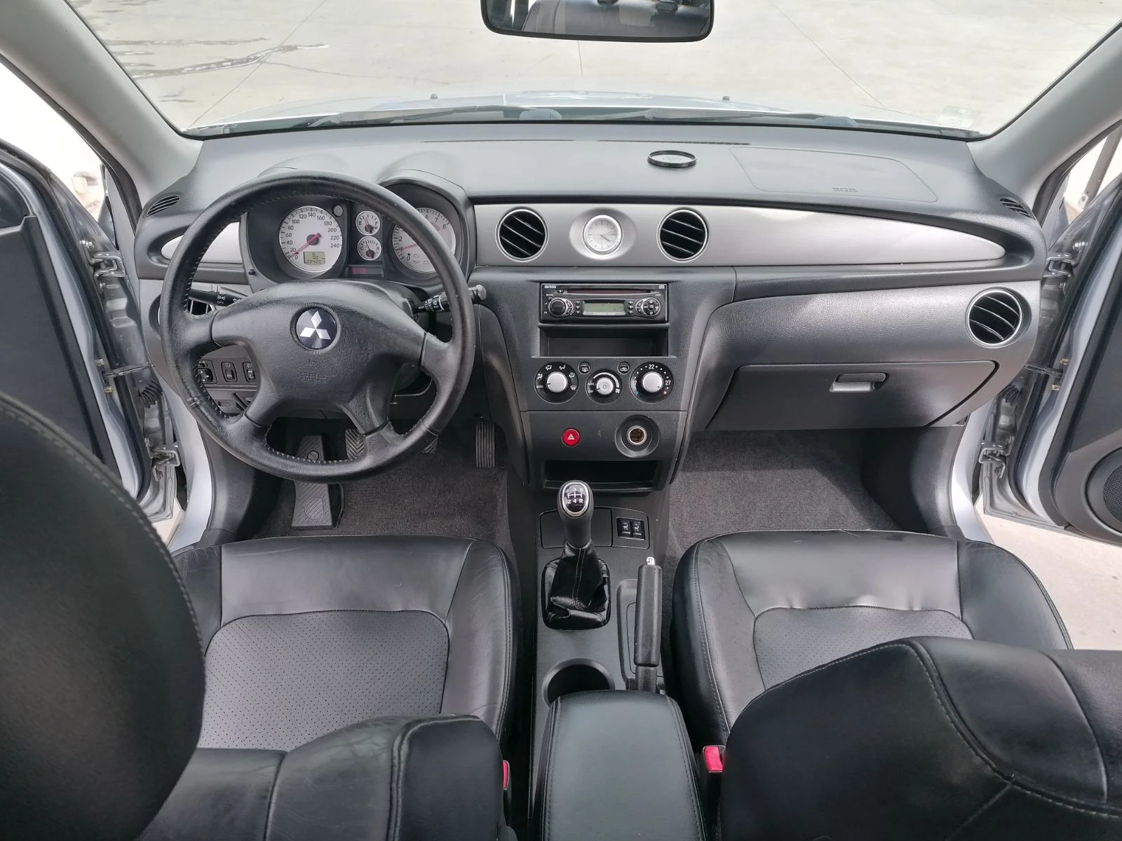 Mitsubishi Outlander 2.4 AWD Шейцария | Mobile.bg — изображение 11