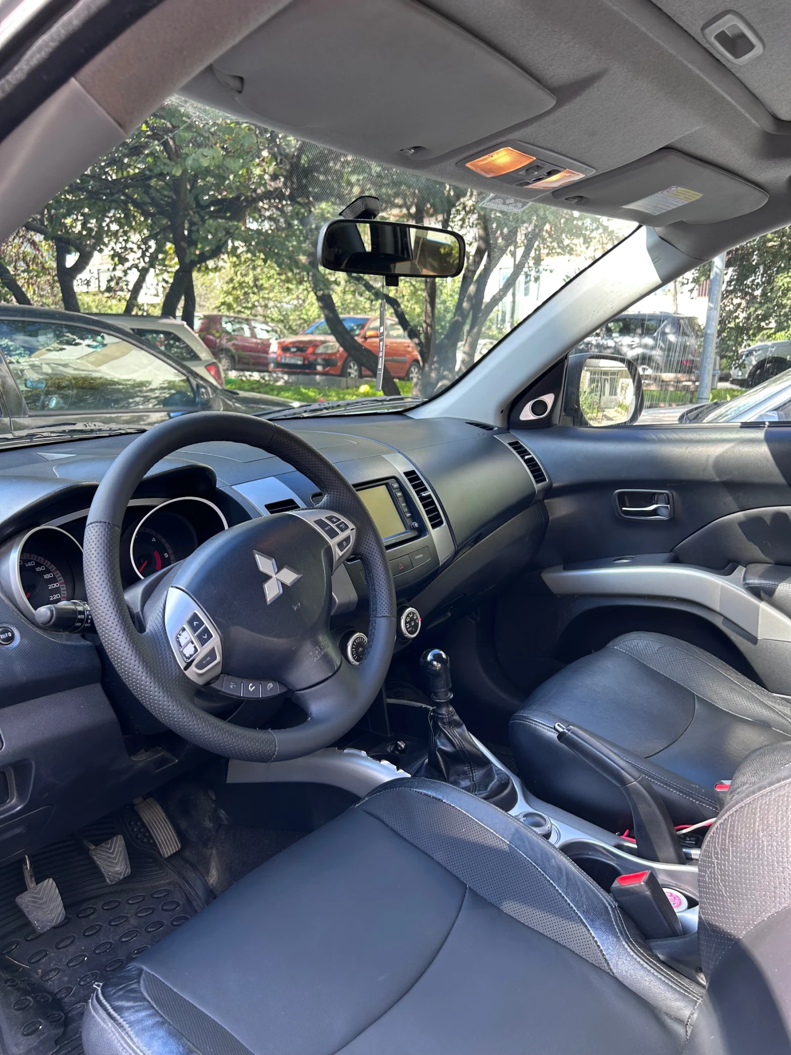 Mitsubishi Outlander 2.0DiD - изображение 3