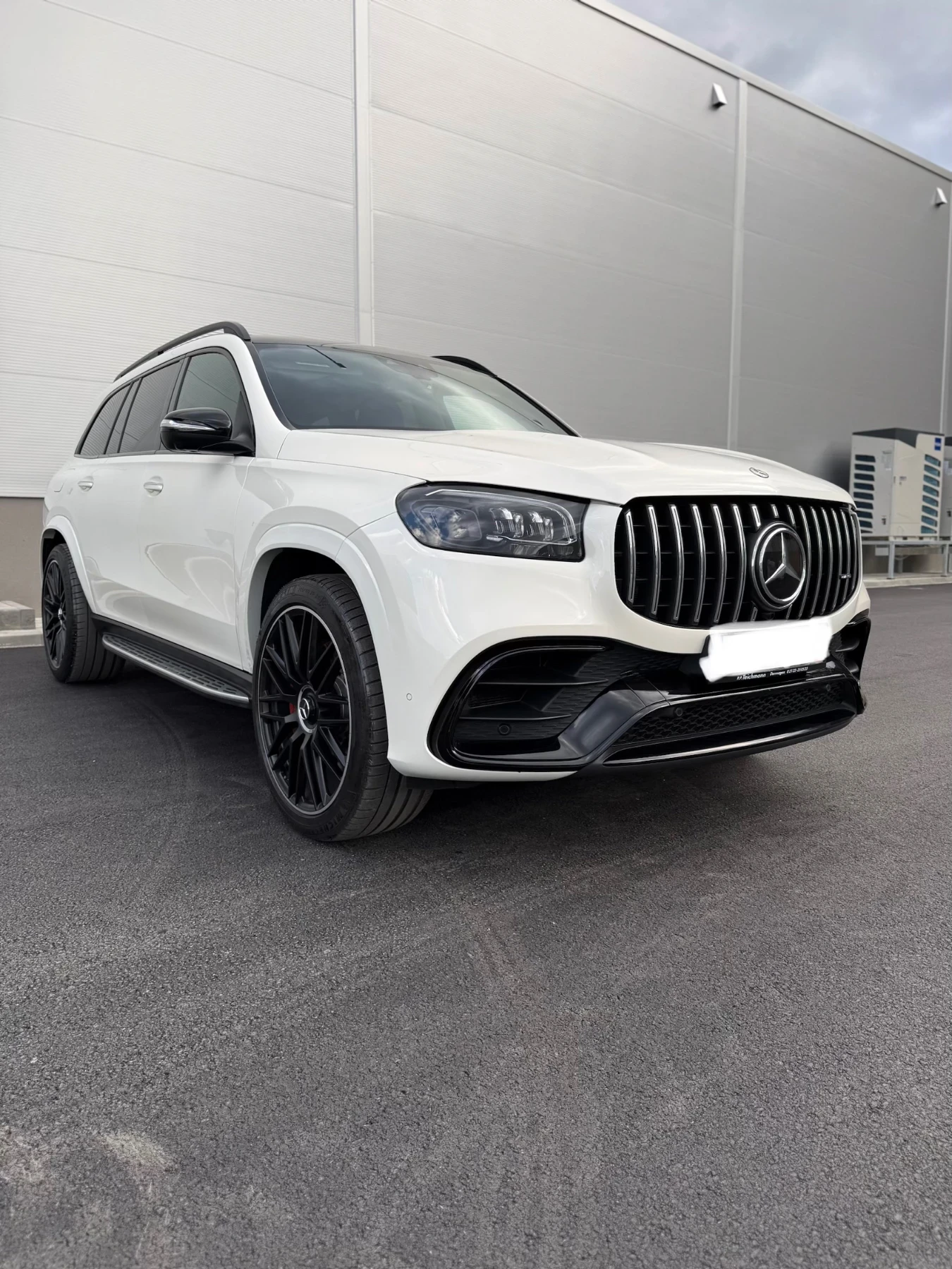 Mercedes-Benz GLS 63 AMG GERMANY! Night Pack Вакум 4D-Burmester Pano Лизинг, снимка 4 - Автомобили и джипове - 54166515