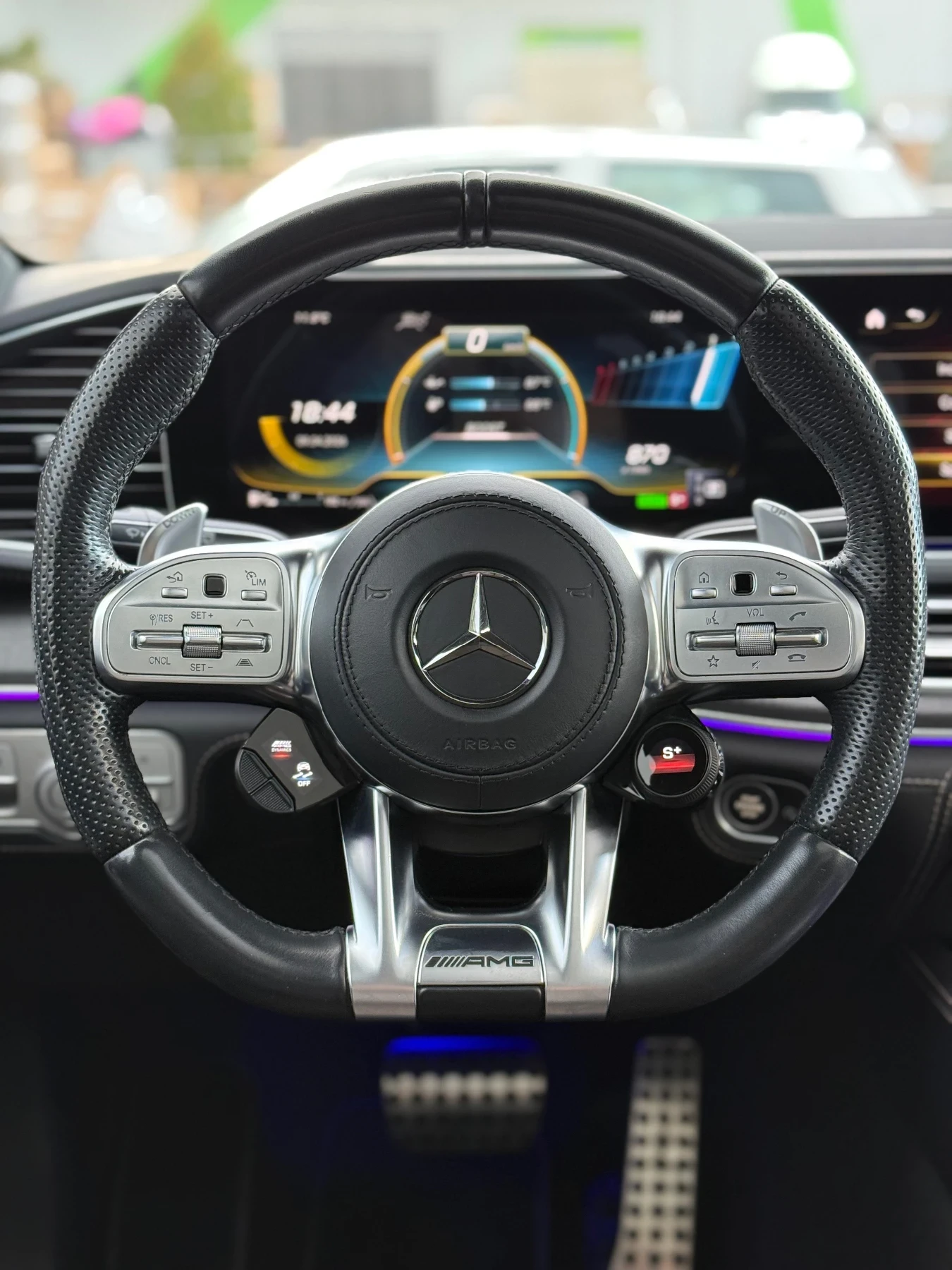 Mercedes-Benz GLS 63 AMG GERMANY! Night Pack Вакум 4D-Burmester Pano Лизинг, снимка 15 - Автомобили и джипове - 54166515