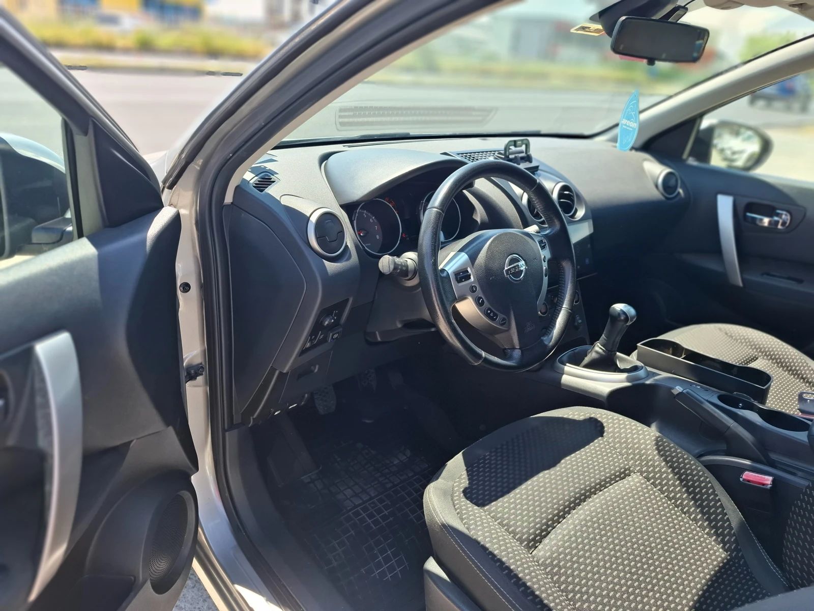 Nissan Qashqai 1, 6i , снимка 9 - Автомобили и джипове - 54562730