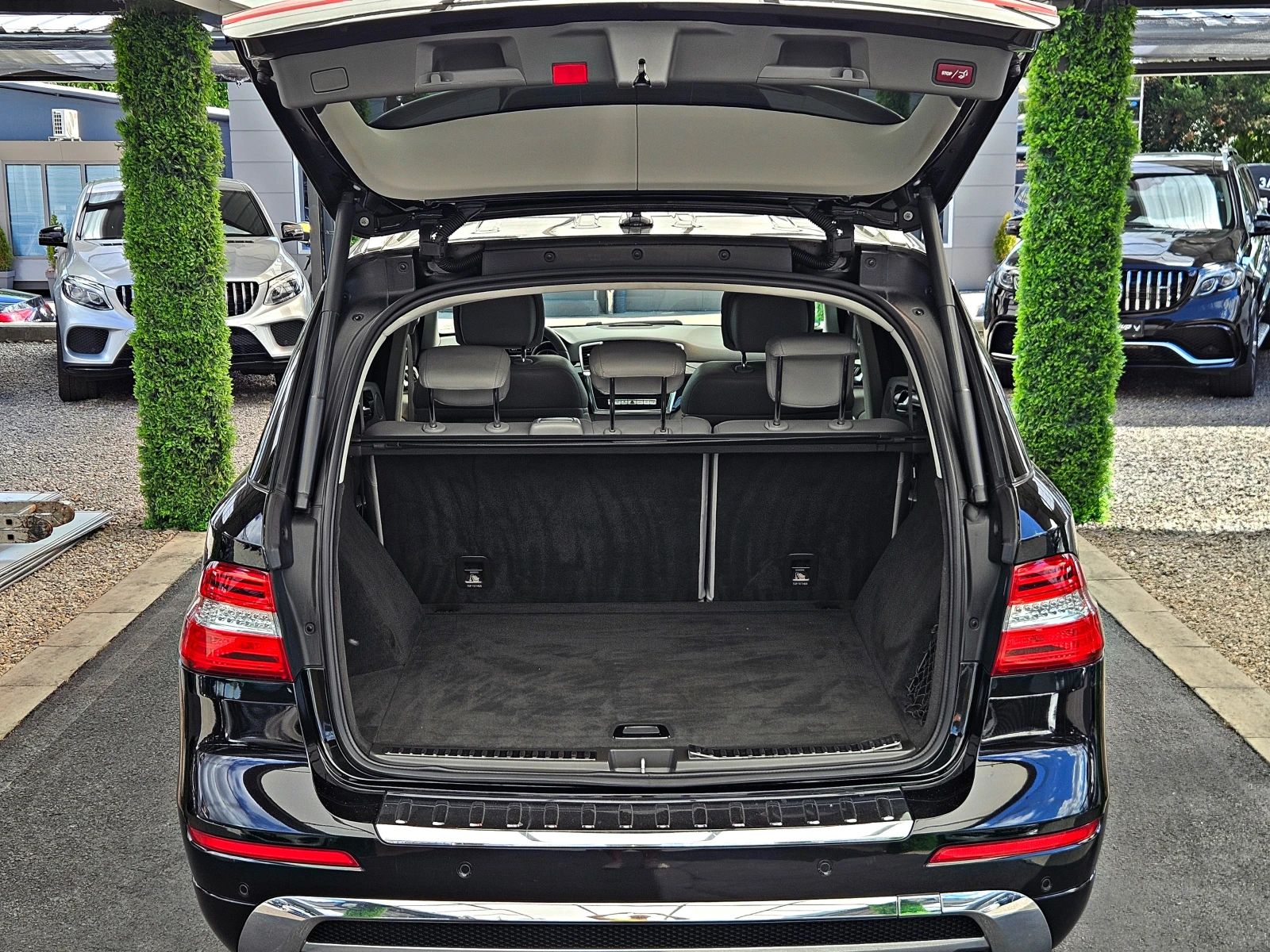 Mercedes-Benz ML 350 AMG/DISTRON/МАСАЖ/CAMERA/ПОДГРЕВ/AIRMATIC/AMBI/LIZ, снимка 8 - Автомобили и джипове - 55283753