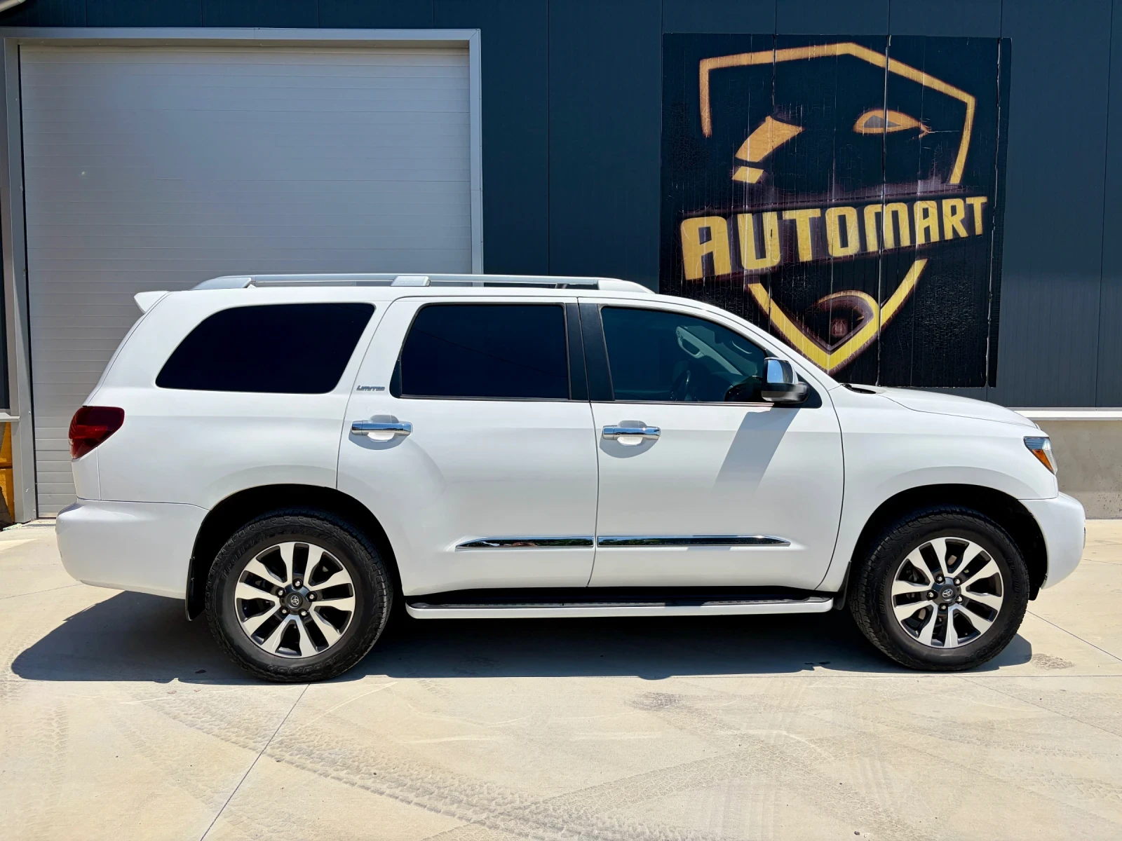 Toyota Sequoia 5.7 Limited Facelift, снимка 2 - Автомобили и джипове - 55316960