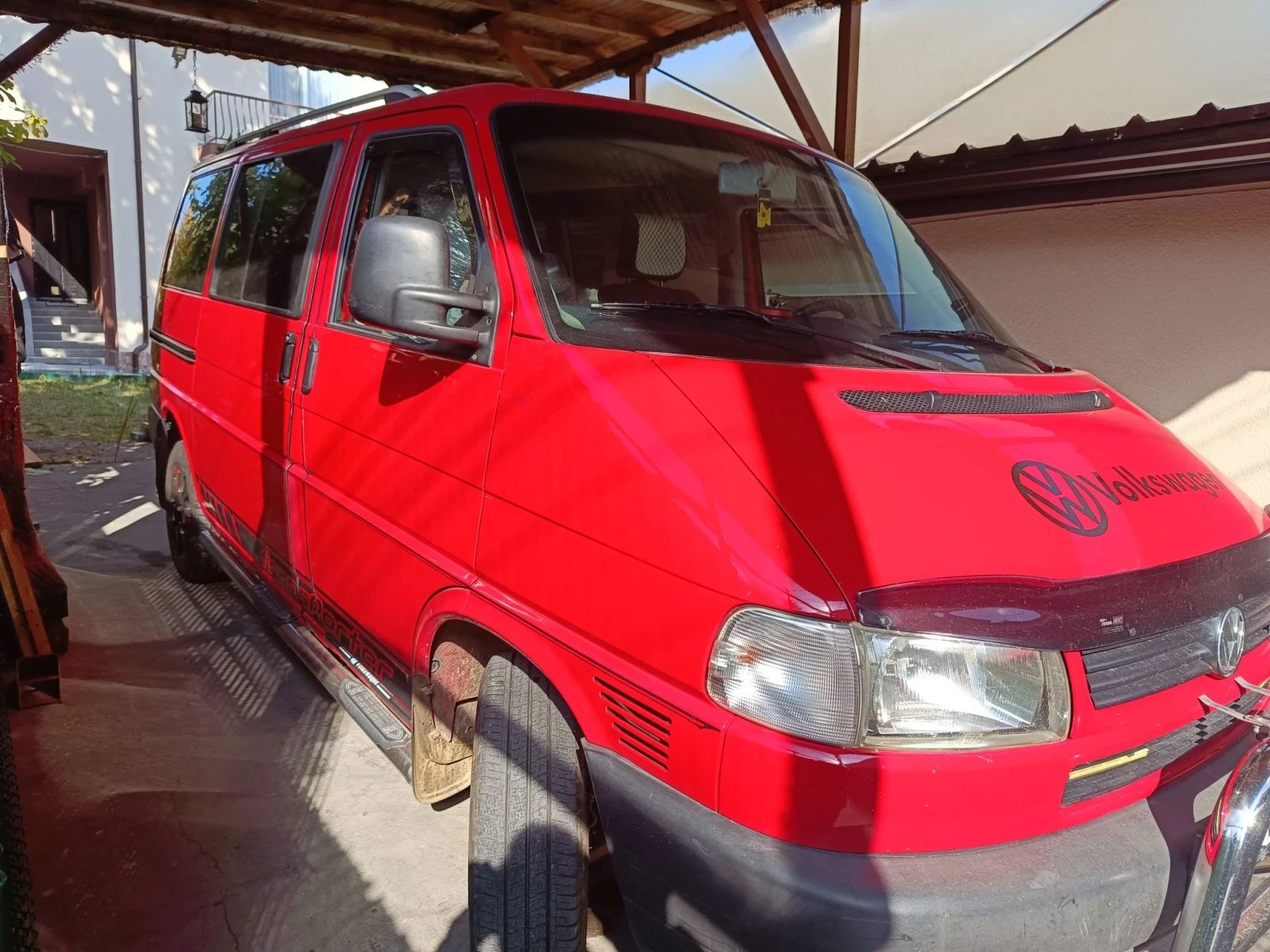 VW Caravelle, снимка 2 - Бусове и автобуси - 56712181
