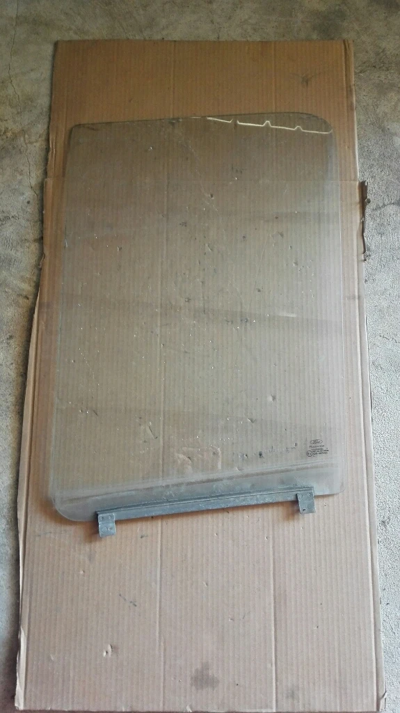 Стъкло врата предно ляво Форд Транзит (7)