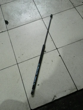 Амортисьор заден капак Ланд Ровър Фрилендър тд4 (1)