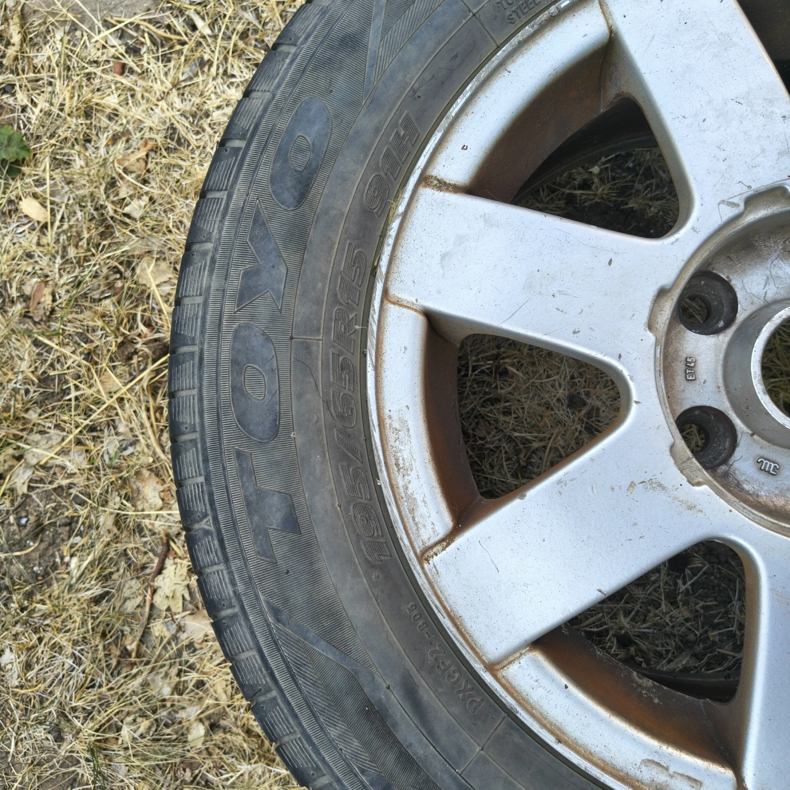 Гуми с джанти Toyo 195/65R15, снимка 6 - Гуми и джанти - 55899380
