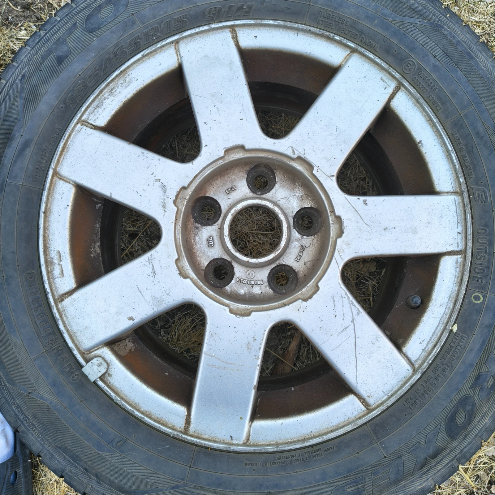 Гуми с джанти Toyo 195/65R15, снимка 8 - Гуми и джанти - 55899380