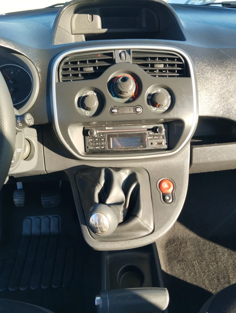 Renault Kangoo 4+ 1 ПЪТНИЧЕСКИ АВТОПИЛОТ 1.5 dCi 90к.с., снимка 10 - Автомобили и джипове - 48222654