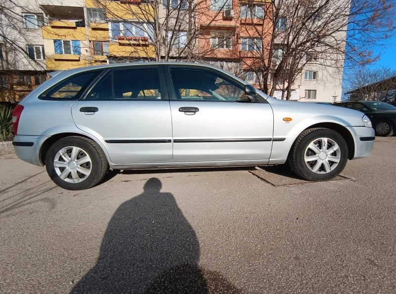 Mazda 323, снимка 4 - Автомобили и джипове - 49387911