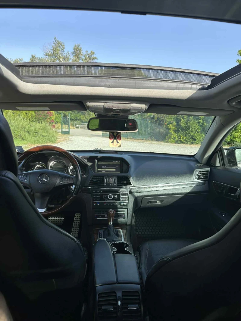 Mercedes-Benz E 500 * FULL * HARMAN KARDON * PANORAMA, снимка 12 - Автомобили и джипове - 52430081