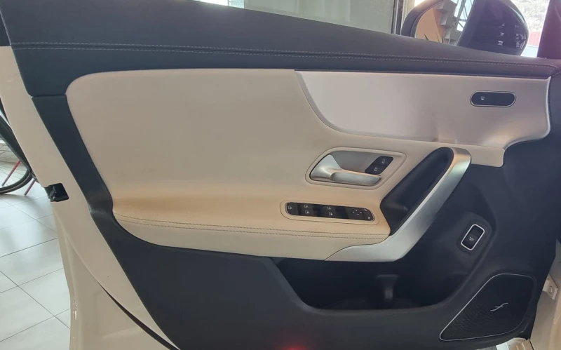 Mercedes-Benz CLA 220 4M AMG LINE, снимка 7 - Автомобили и джипове - 52329355