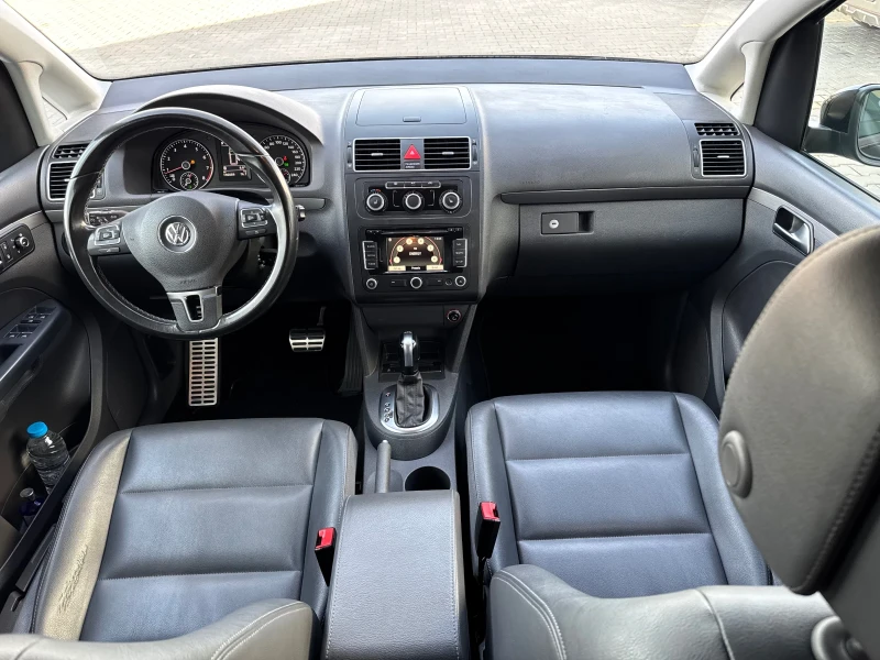 VW Touran Cross DSG Navigation , снимка 10 - Автомобили и джипове - 52632814