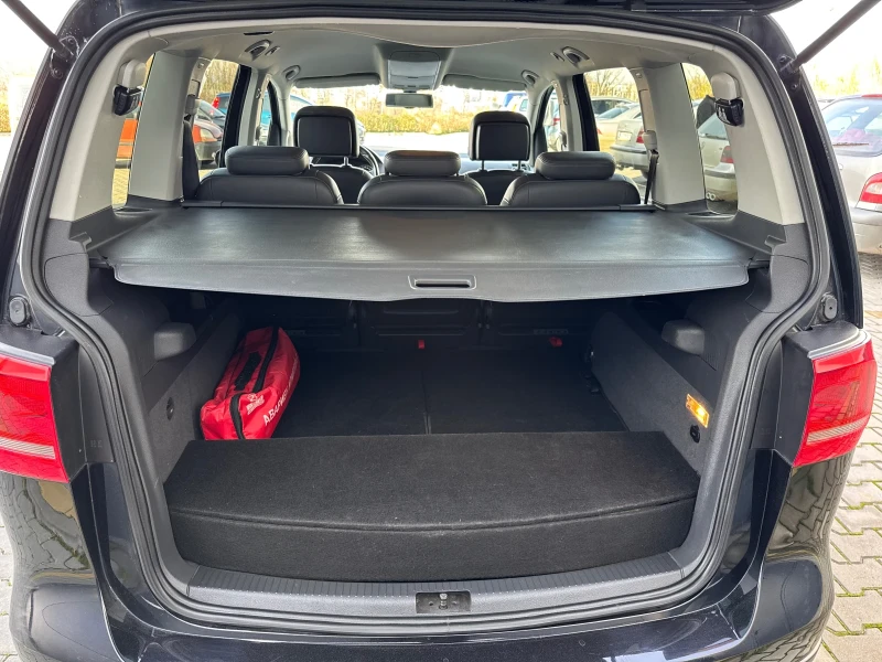 VW Touran Cross DSG Navigation , снимка 17 - Автомобили и джипове - 52632814