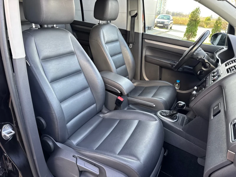 VW Touran Cross DSG Navigation , снимка 8 - Автомобили и джипове - 52632814