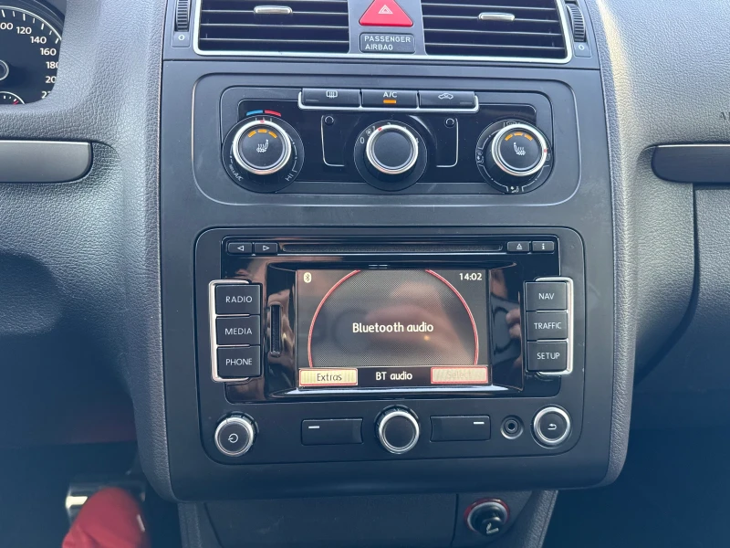 VW Touran Cross DSG Navigation , снимка 16 - Автомобили и джипове - 52632814