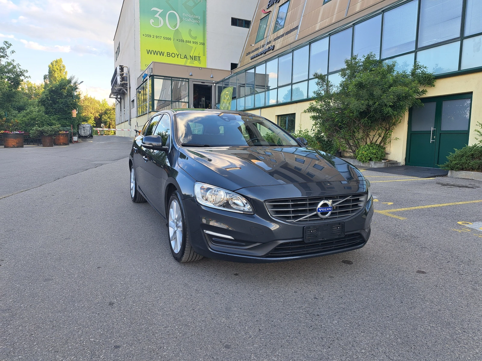 Volvo V60 2.0d* MOMENTUM* ИТАЛИЯ* TOP* , снимка 3 - Автомобили и джипове - 30086544