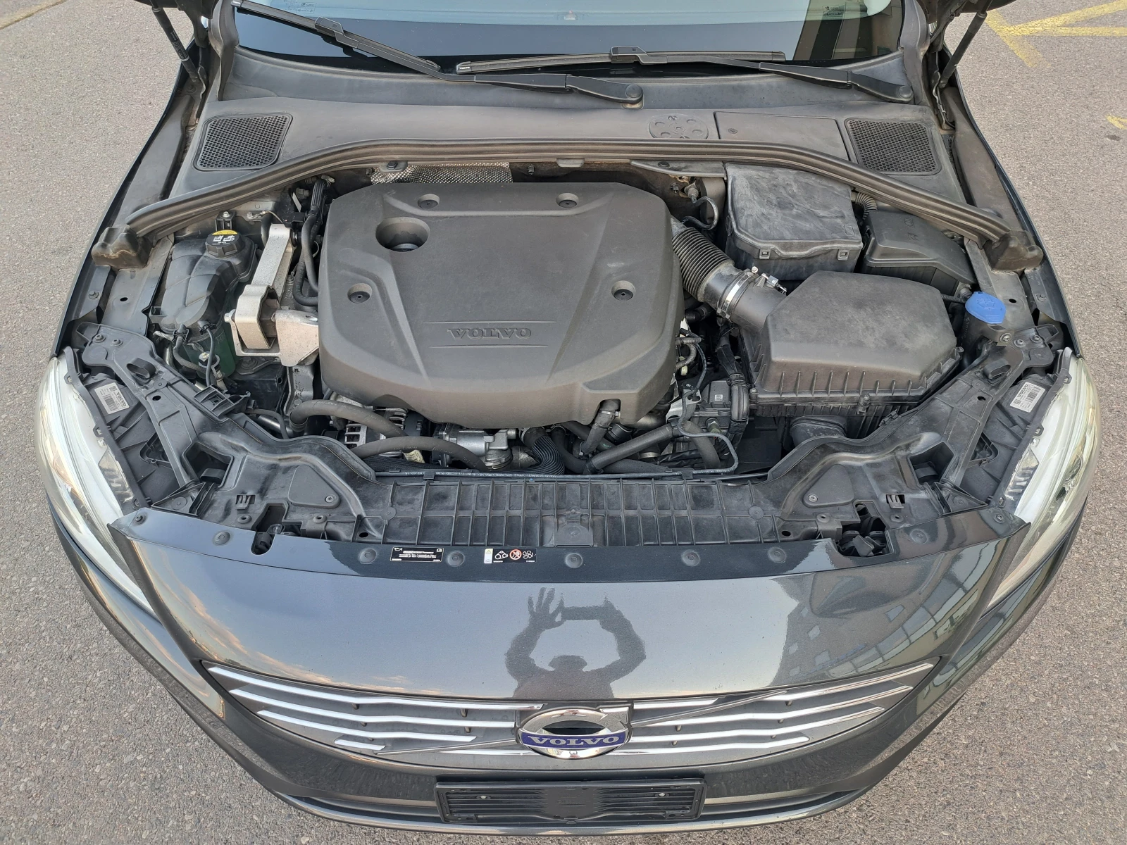 Volvo V60 2.0d* MOMENTUM* ИТАЛИЯ* TOP* , снимка 2 - Автомобили и джипове - 30086544