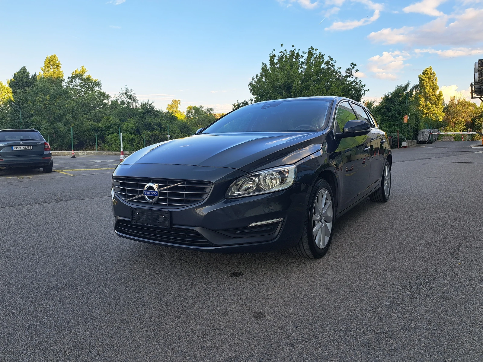 Volvo V60 2.0d* MOMENTUM* ИТАЛИЯ* TOP* , снимка 9 - Автомобили и джипове - 30086544