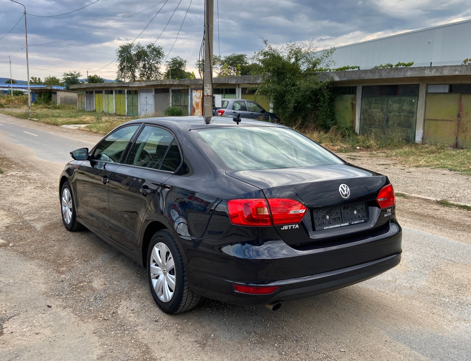 VW Jetta 1.6TDI EDITION* 176 000км*  - изображение 3