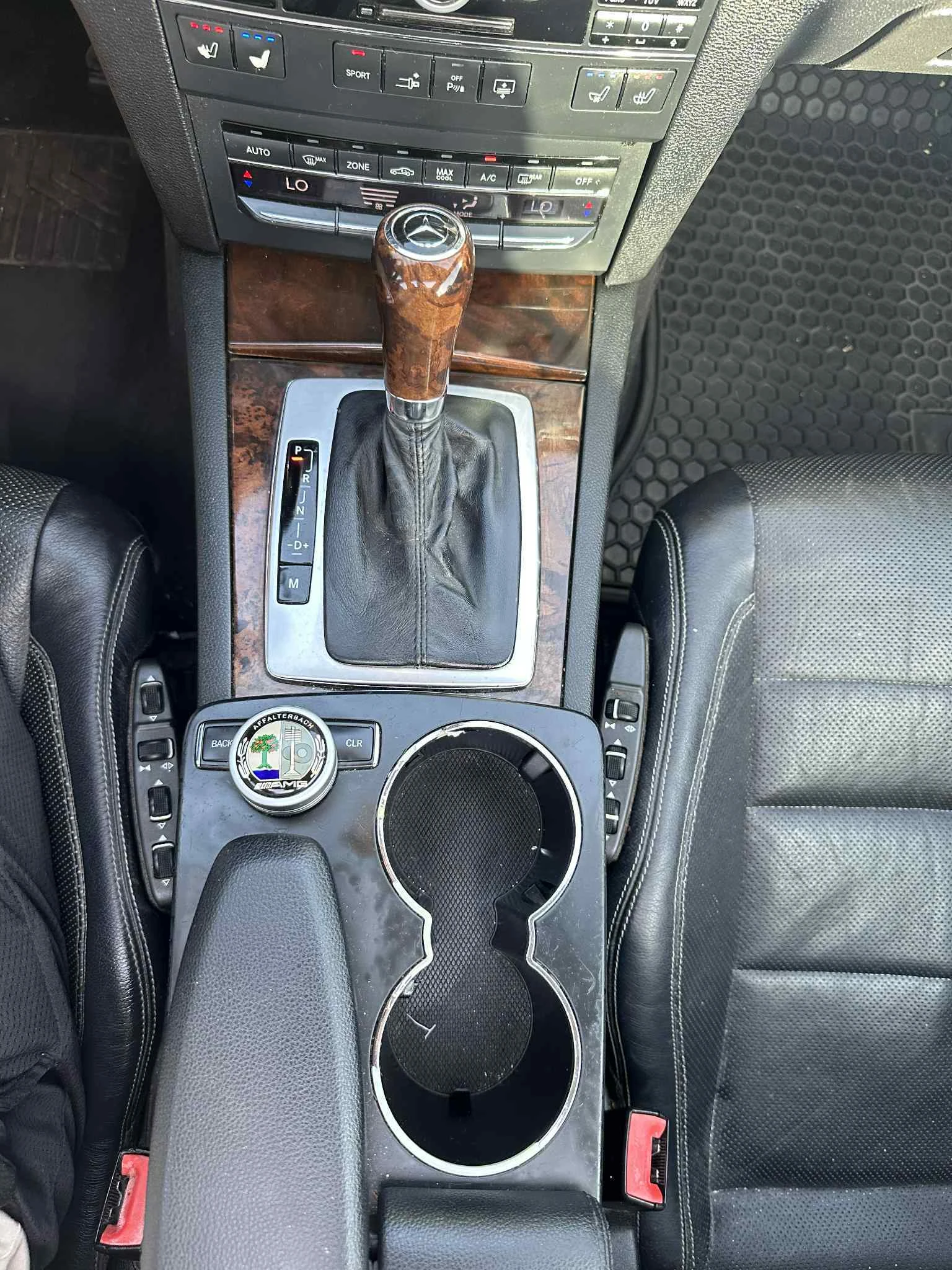 Mercedes-Benz E 500 * FULL * HARMAN KARDON * PANORAMA - изображение 10