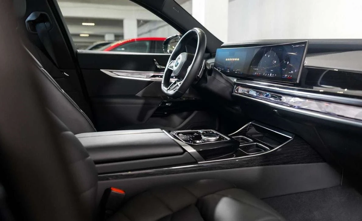 BMW 740  - изображение 8