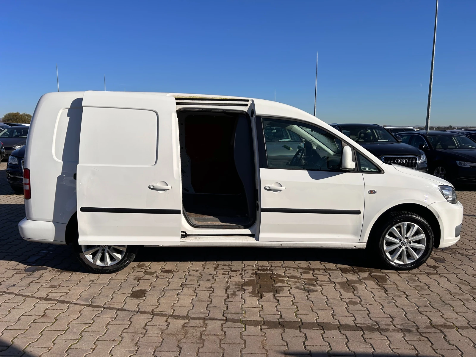 VW Caddy MAXI 2.0TDI AVTOMAT/NAVI EURO 5 | Mobile.bg   6