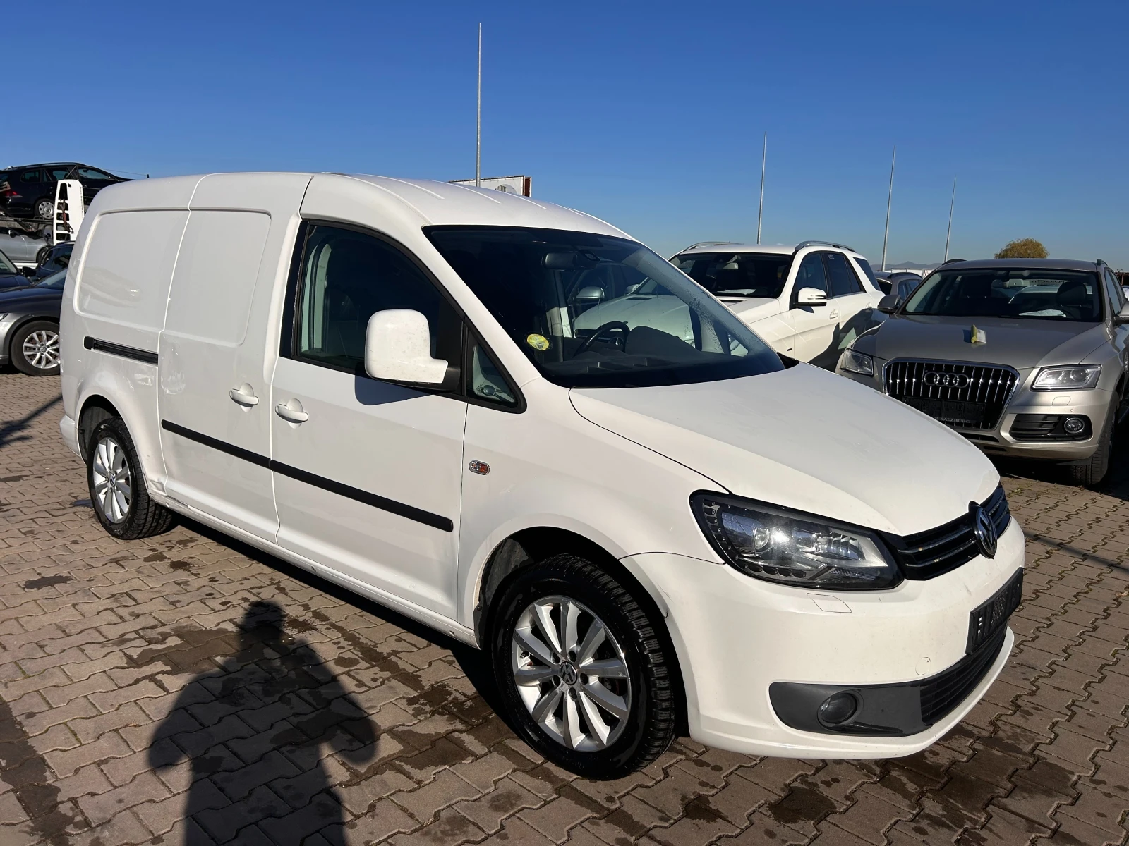 VW Caddy MAXI 2.0TDI AVTOMAT/NAVI EURO 5 | Mobile.bg   4