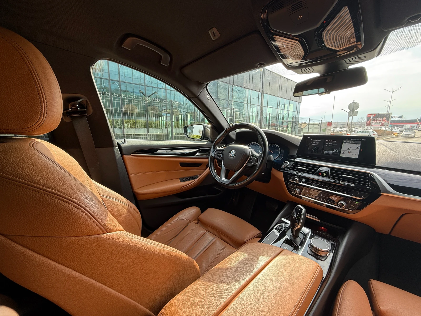 BMW 530 d xDrive AdaptiveLED // Harman-Kardon, снимка 10 - Автомобили и джипове - 53773934