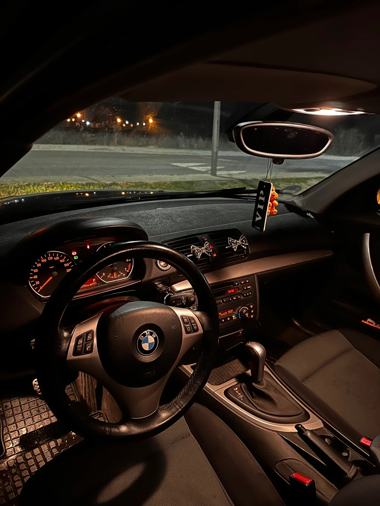 BMW 118 1.8, снимка 8 - Автомобили и джипове - 54064188