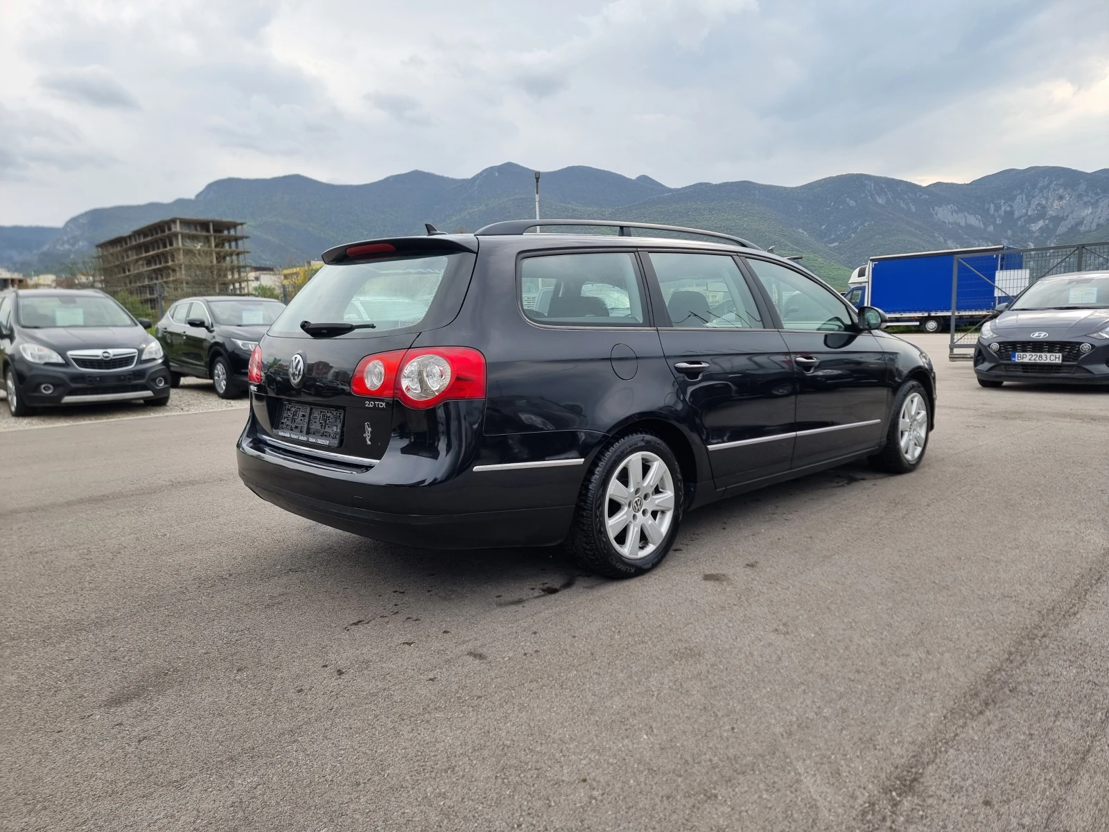 VW Passat 2.0TDI, снимка 7 - Автомобили и джипове - 54262489