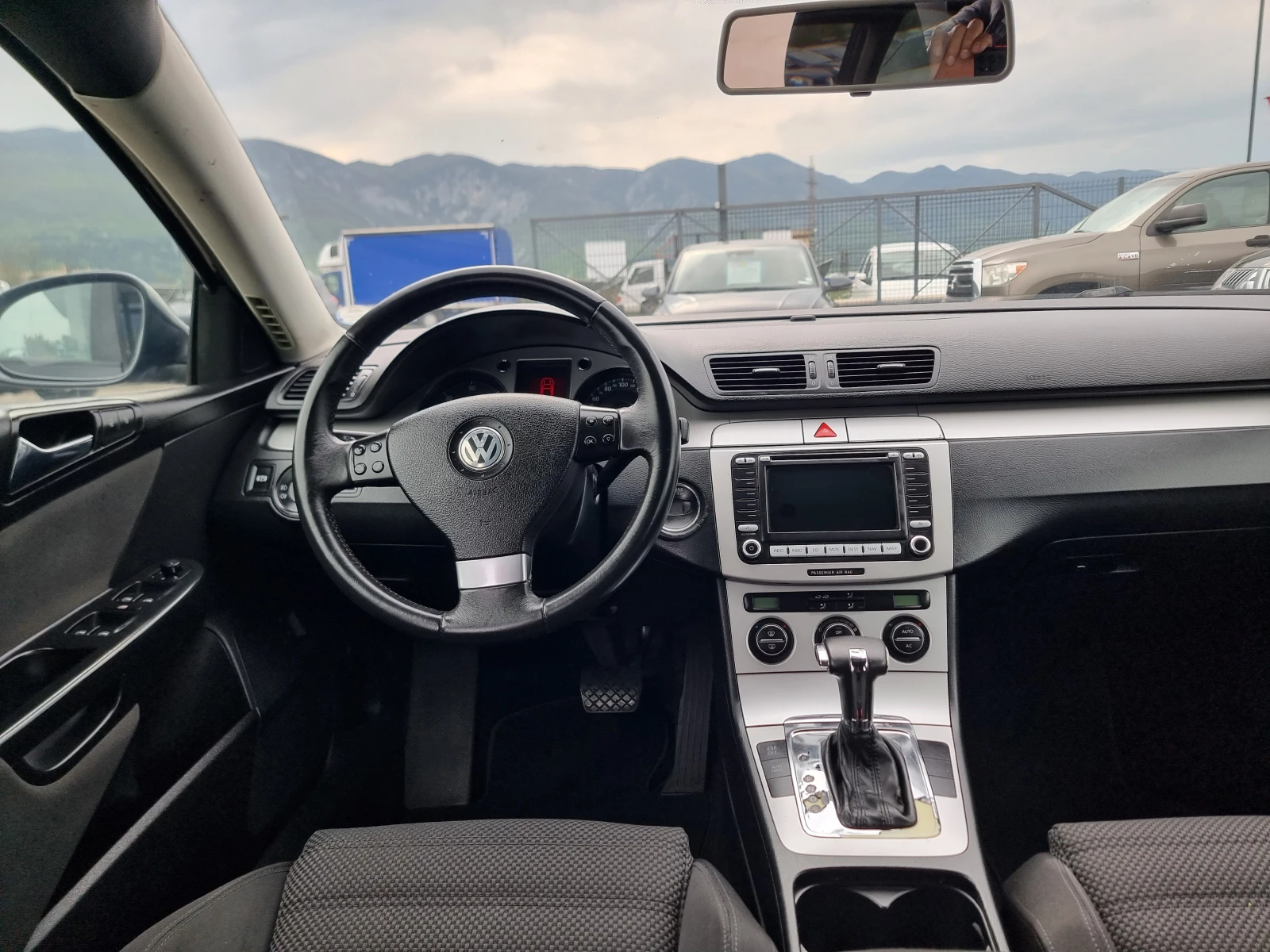 VW Passat 2.0TDI, снимка 12 - Автомобили и джипове - 54262489