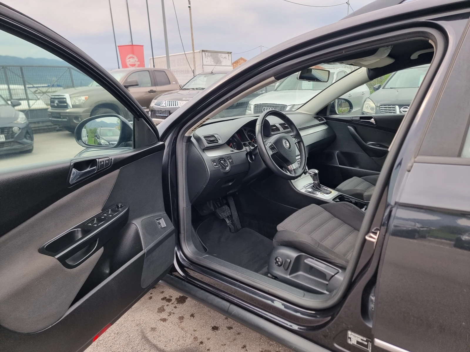 VW Passat 2.0TDI, снимка 10 - Автомобили и джипове - 54262489