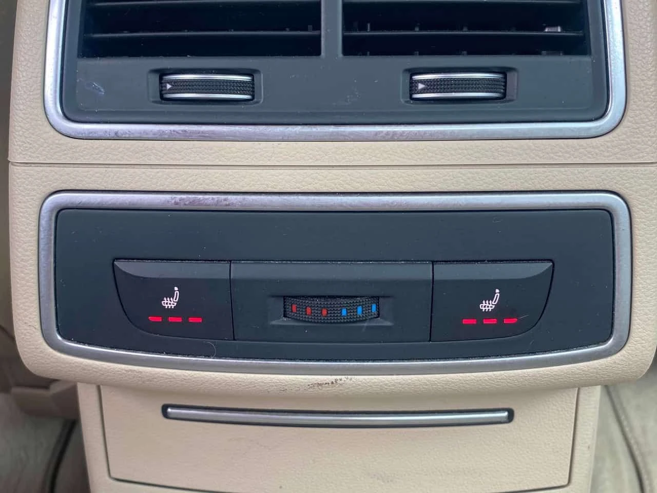 Audi A6 2.0T Progressiv/CARFAX/Подгрев/Шибедах, снимка 16 - Автомобили и джипове - 54348501