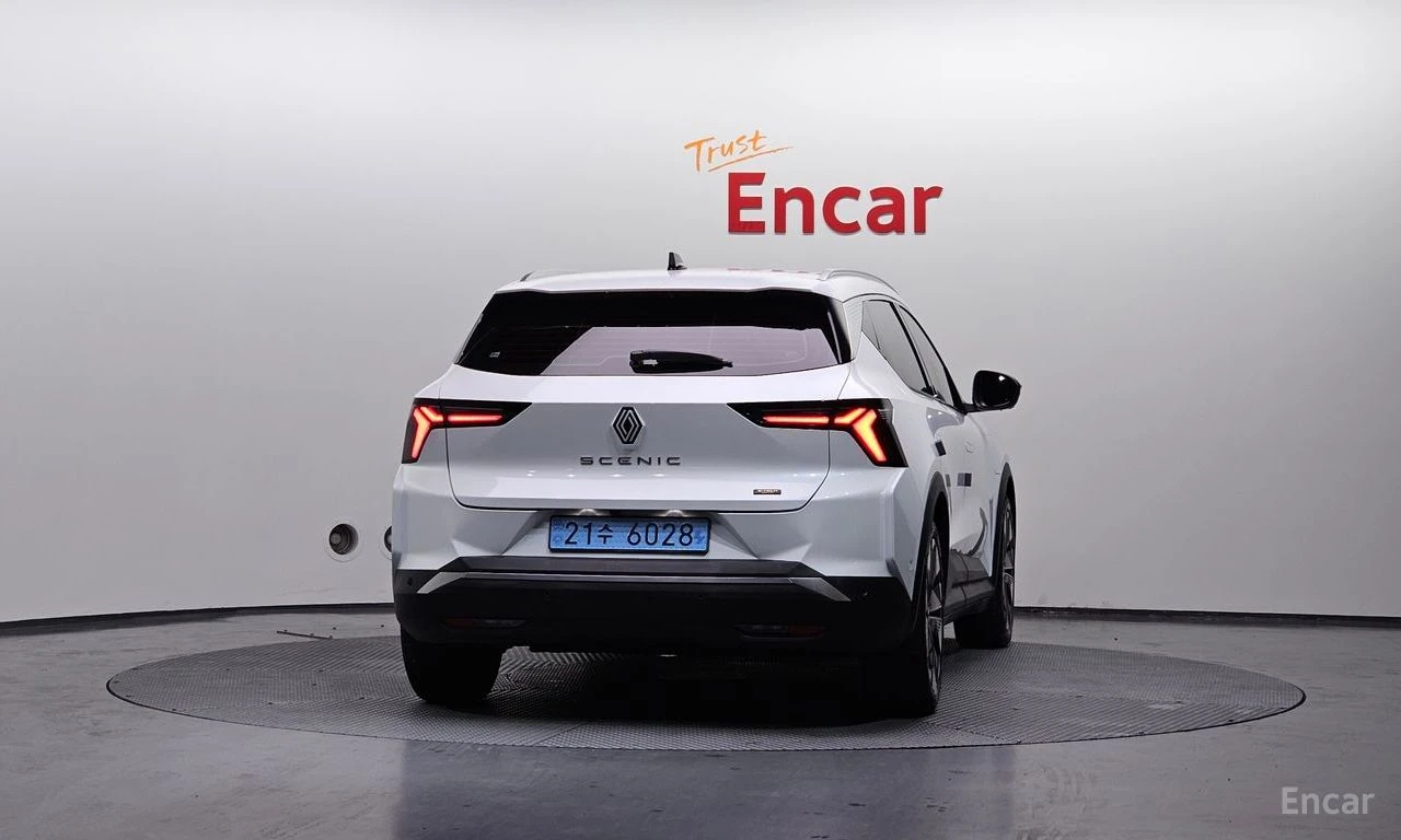 Renault Scenic * TECHNO* PLUS* КОЖА* ПОДГРЕВ* 360* , снимка 3 - Автомобили и джипове - 54460246