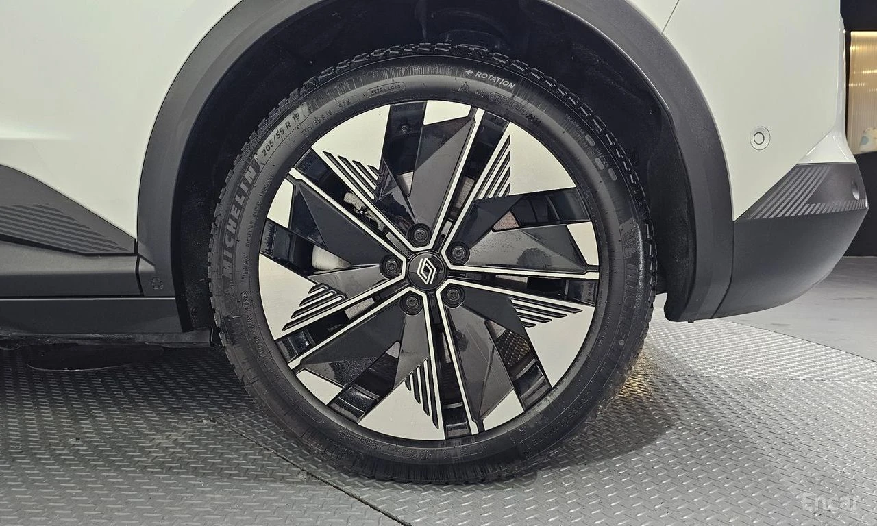 Renault Scenic * TECHNO* PLUS* КОЖА* ПОДГРЕВ* 360* , снимка 11 - Автомобили и джипове - 54460246
