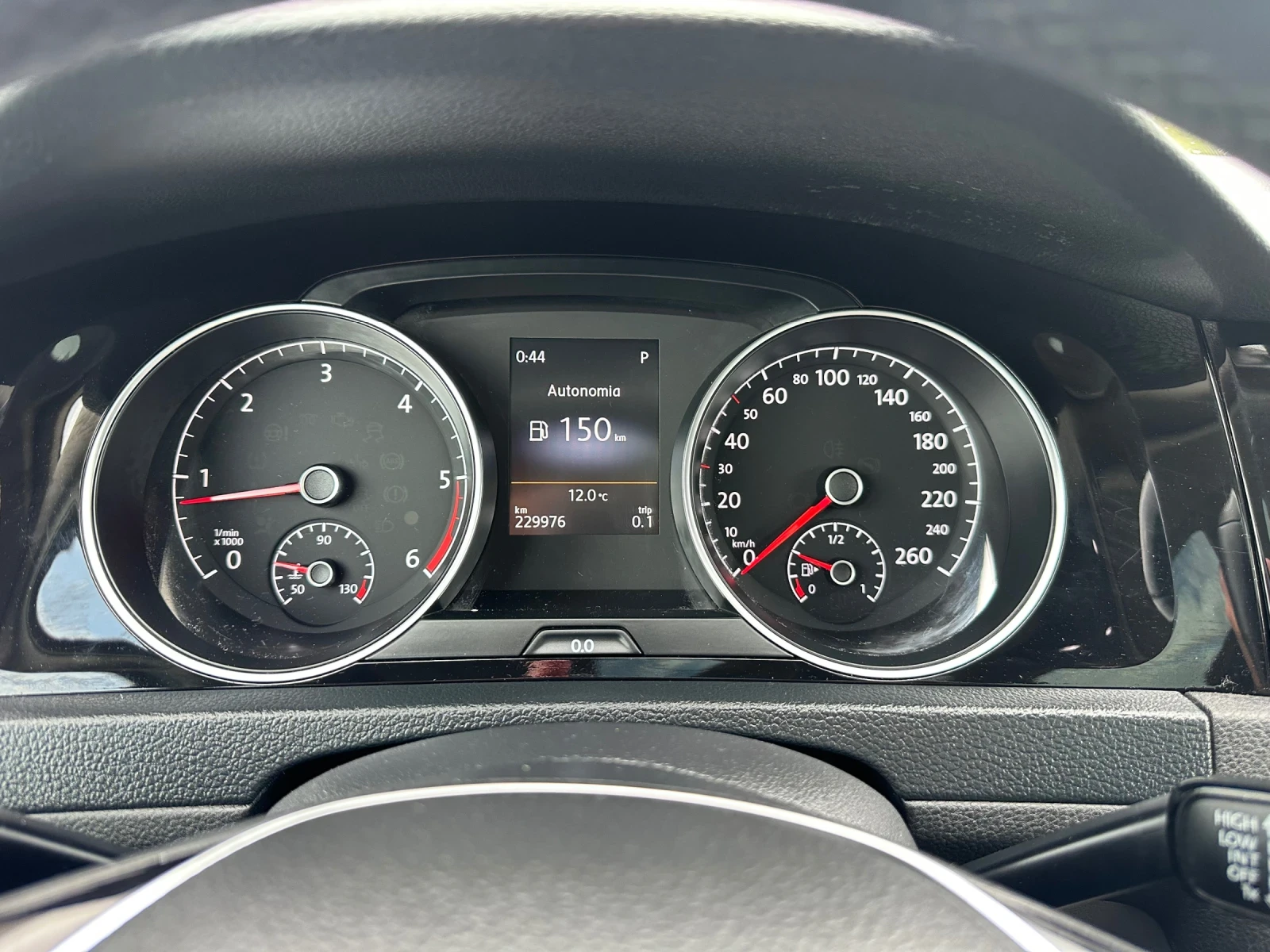VW Golf 2.0TDI 150ks, снимка 9 - Автомобили и джипове - 54477368