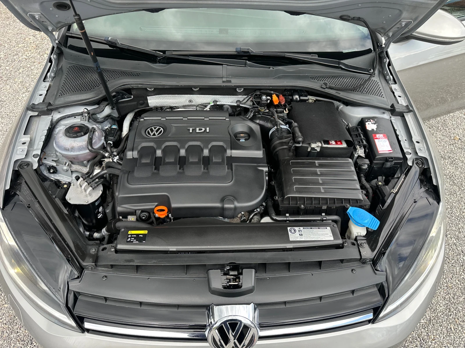 VW Golf 2.0TDI 150ks, снимка 15 - Автомобили и джипове - 54477368
