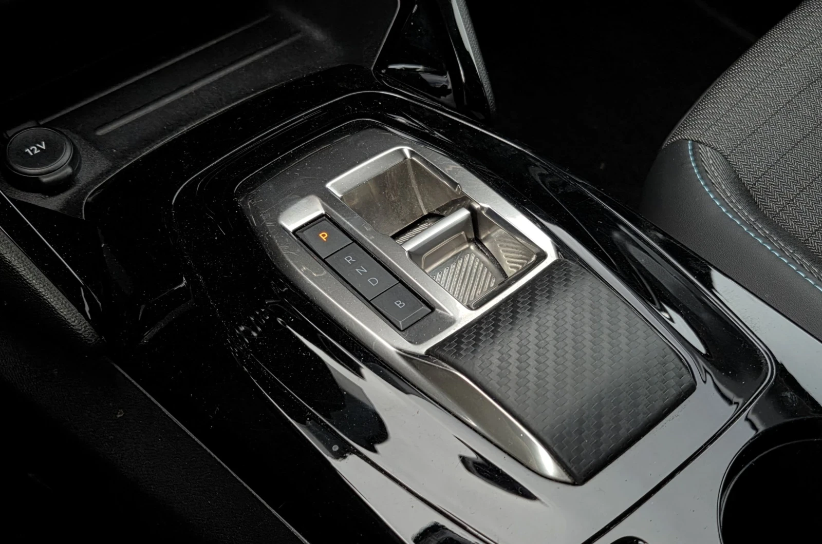 Peugeot 208 e/52KWh/2022/Allure, снимка 13 - Автомобили и джипове - 54579139