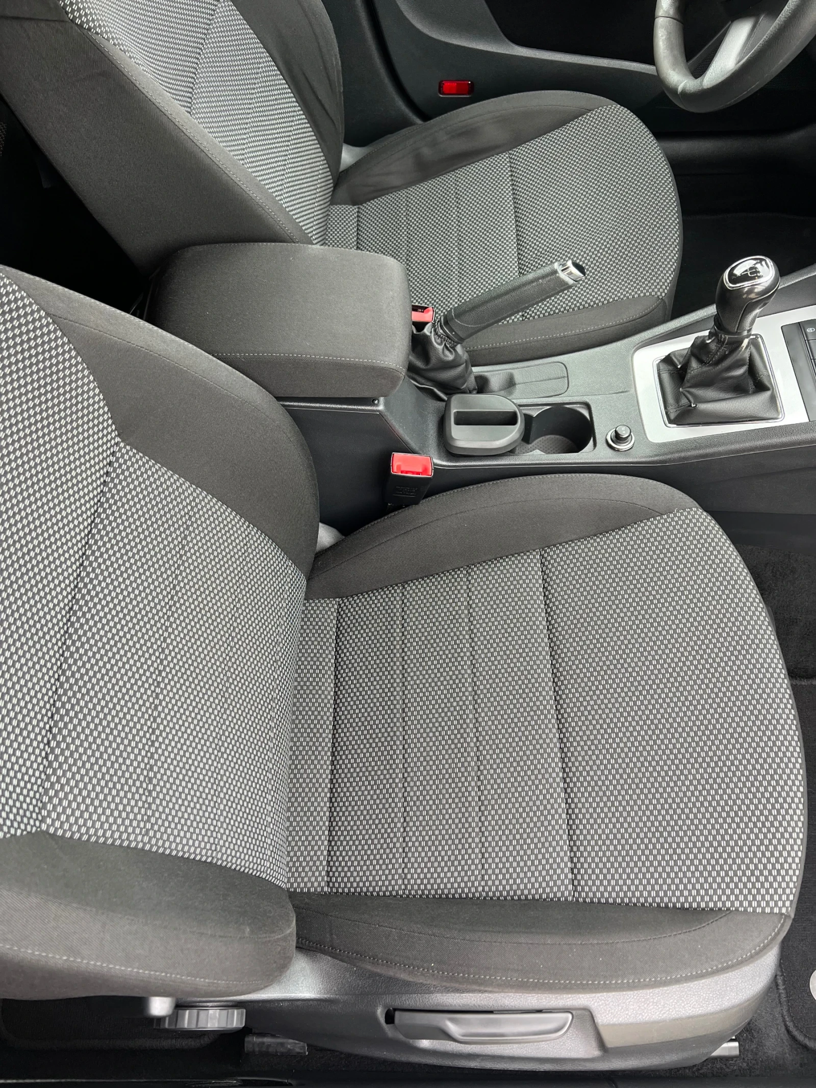 Skoda Octavia 1.6TDI-90к.с.Нов Внос Германия - 100% РЕАЛНИ КМ !, снимка 16 - Автомобили и джипове - 54646521