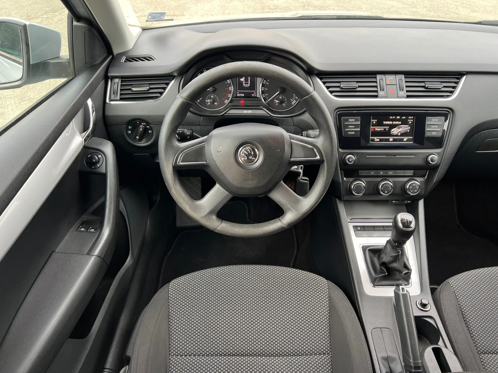 Skoda Octavia 1.6TDI-90к.с.Нов Внос Германия - 100% РЕАЛНИ КМ !, снимка 14 - Автомобили и джипове - 54646521