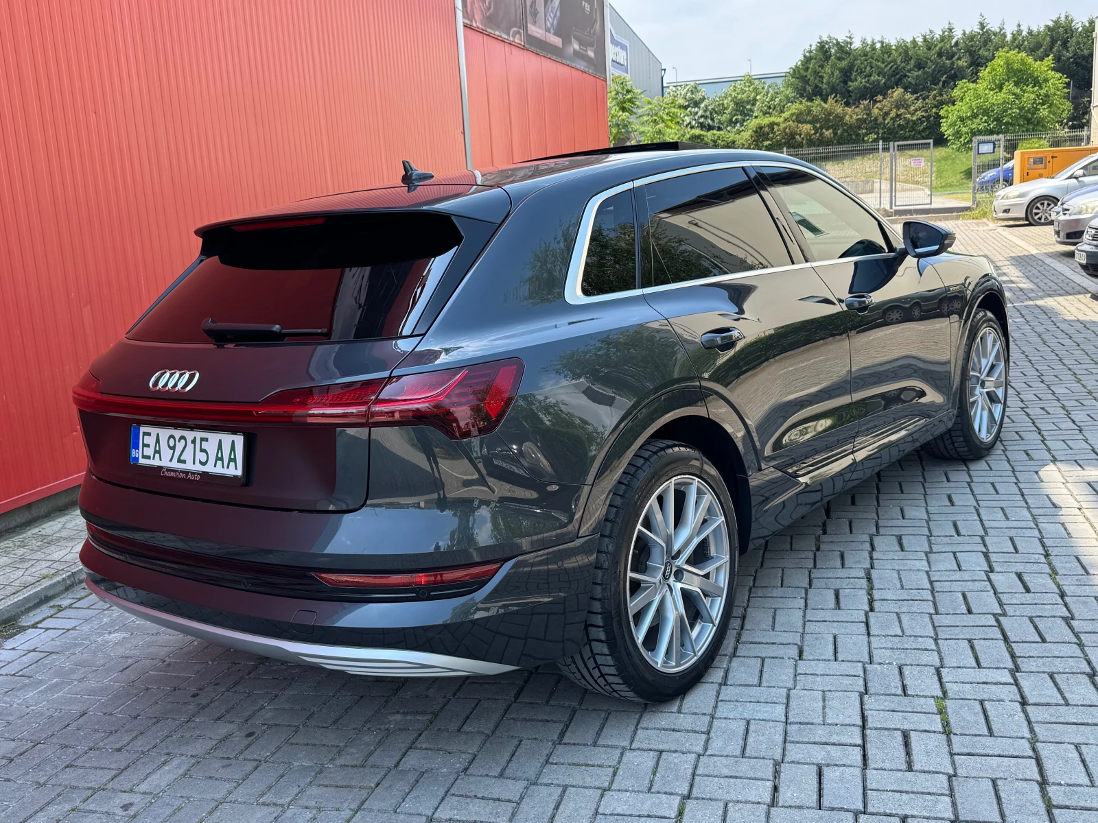 Audi E-Tron full екстри, снимка 4 - Автомобили и джипове - 54777371