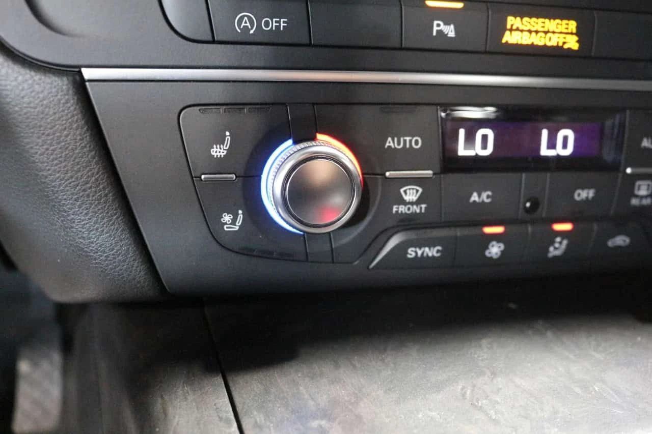 Audi A6 * QUATTRO 2.0T TECHNIK BLIND SPOTS NAVI REAR VIEW , снимка 14 - Автомобили и джипове - 54904782